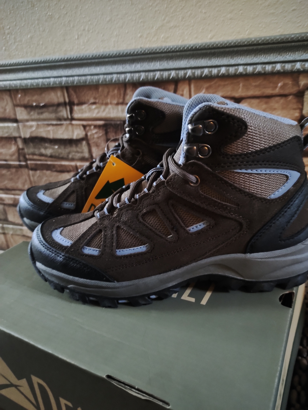 Men's Brown Gray Lace-Up Hiking Boots
